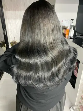 カラー Lapis 莉穂のヘアスタイル