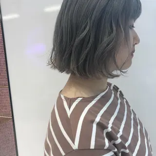 ショート カラー 相川 愛実のヘアスタイル