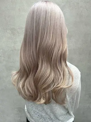 ロング カラー 優花/ハイトーン /デザインカラーのヘアスタイル
