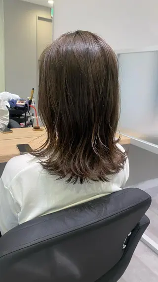 セミロング マスイ カイセイのヘアスタイル