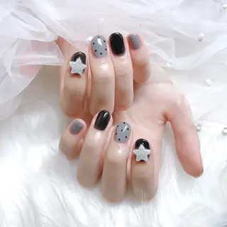 ネイル Charlie 🖤のネイルデザイン