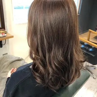 ミディアム Miwa /レイヤーカットのヘアスタイル