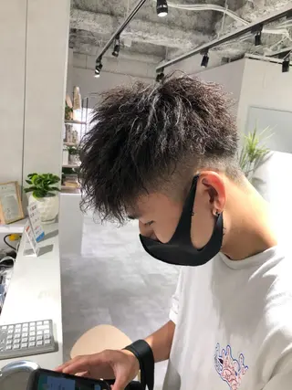 ショート カラー パーマ メンズ 関西センターパート メンズモデル募集のヘアスタイル