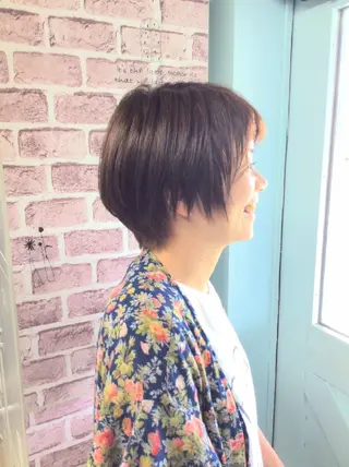 ショート 岡本 小百合のヘアスタイル