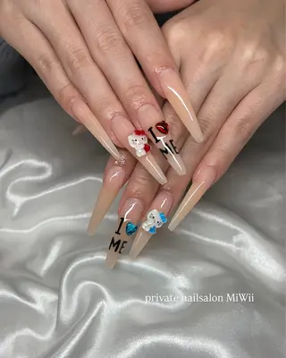ネイル 𝐧𝐚𝐢𝐥 𝐌𝐢𝐖𝐢𝐢のネイルデザイン