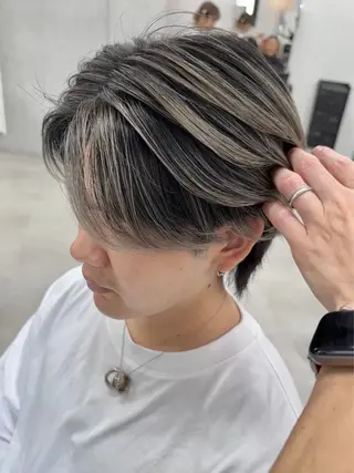 ショート カラー RYOSUKE ハイトーンのヘアスタイル