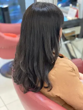 ロング カラー 瀬川 茉衣子のヘアスタイル