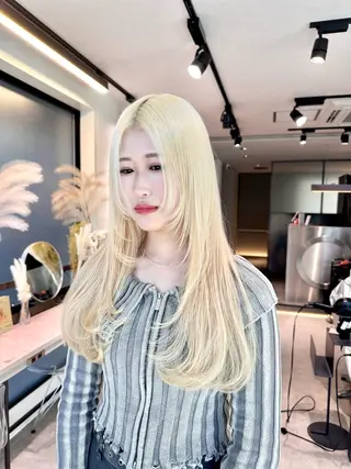 ロング カラー 🤍ハイトーンカラー 緒方 柚衣🤍のヘアスタイル