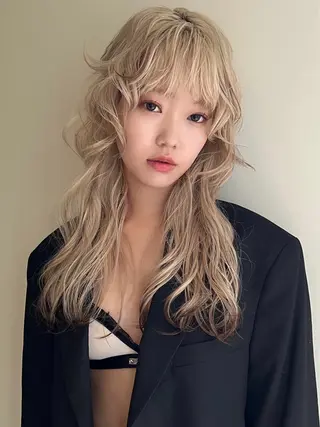 セミロング カラー 小林 美咲のヘアスタイル