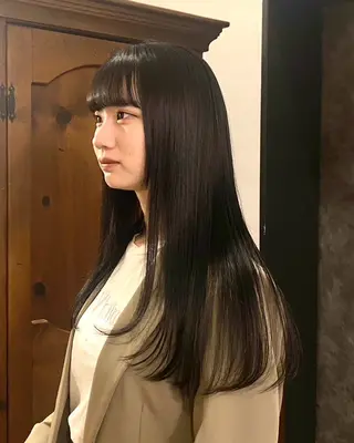 ロング 透明感カラー 🦙なりたりみのヘアスタイル