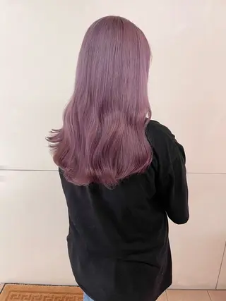 セミロング 河西 彩香/ブリーチカラーのヘアスタイル