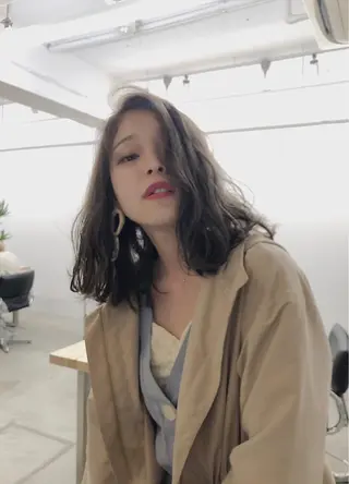 ミディアム カラー ヘアアレンジ Flamme Annaのヘアスタイル