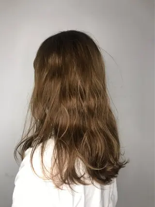 カラー 橋本 茉保のヘアスタイル