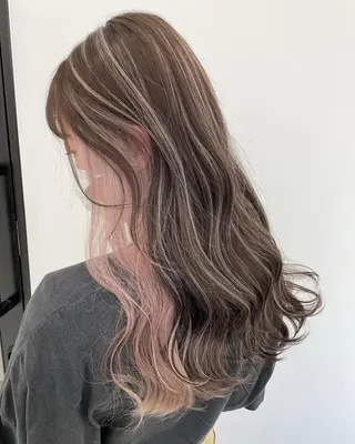 セミロング 手島 カミラのヘアスタイル
