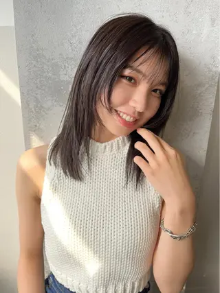 ミディアム カラー ヘアアレンジ 🫧umu.🫧韓国 /レイヤー/ハッシュのヘアスタイル