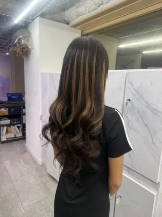 ロング カラー MOMOKA🍑プル エクステ・ハイトーンのヘアスタイル