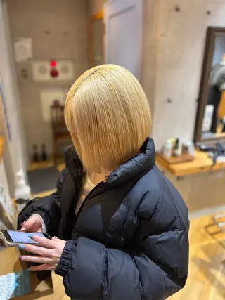 ショート カラー Rio/ベージュ/ レイヤーカットのヘアスタイル