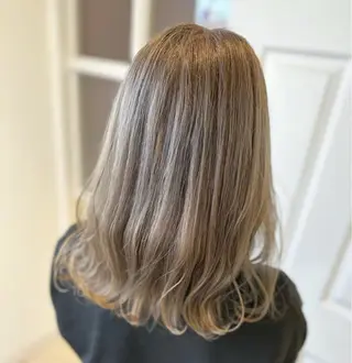 ミディアム カラー ヘアアレンジ 学生限定メニュー あり‼️鈴木咲千😸のヘアスタイル