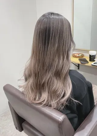 セミロング カラー ✨【公式】 juhl.横浜✨のヘアスタイル