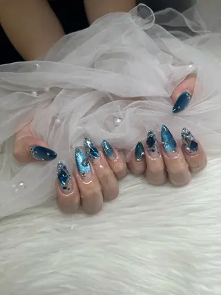 ネイル AOAQUA SHIORIのネイルデザイン