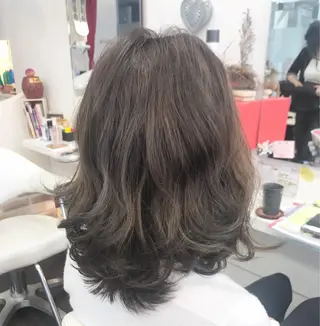 ロング カラー 岩谷/ブリーチ 🪽透明感カラーのヘアスタイル