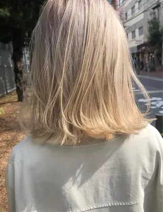 ミディアム カラー Pia ツボイ ケイタのヘアスタイル