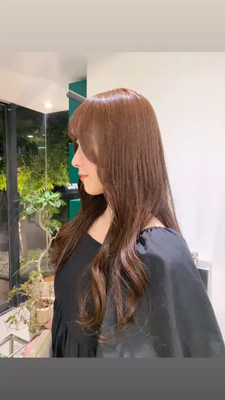 カラー なのは\透け感カラー \レイヤーカットのヘアスタイル
