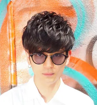 メンズ 韓国カラーエクステ 👑代表渡部雅己👑のヘアスタイル