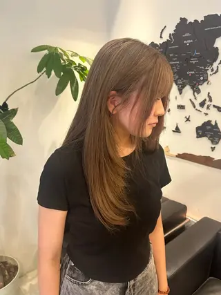 ロング カラー カットパーマ3000 円/水曜日モデルのヘアスタイル