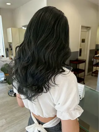 セミロング 尾崎 虹美のヘアスタイル