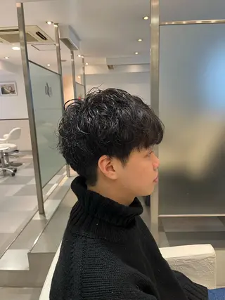 パーマ メンズ コテ巻き風パーマ 藤澤　知彌のヘアスタイル