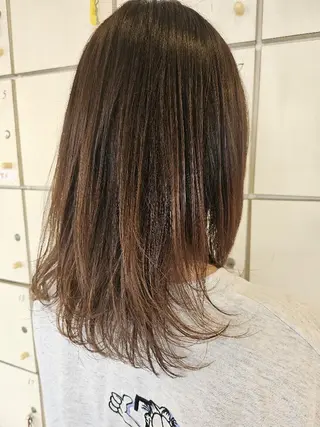 ミディアム 岡田 奈々のヘアスタイル