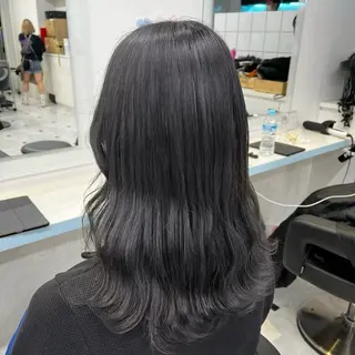 セミロング カラー ブリーチカラー 🩵MIZUKIのヘアスタイル