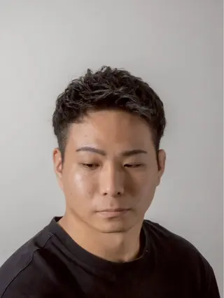 メンズ アイブロウ フジワラ ヤスのヘアスタイル