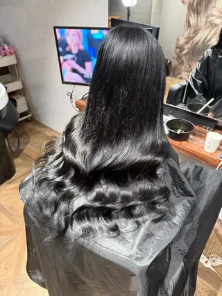 ロング カラー 𝙃𝘼𝙍𝙐🎀 韓国×エクステのヘアスタイル