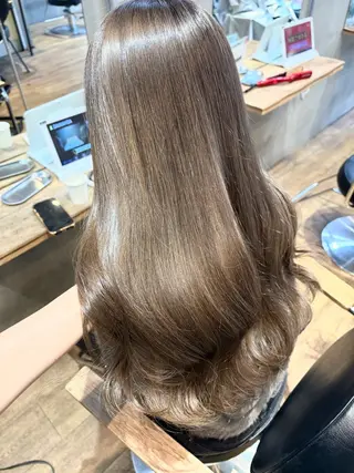 ロング 井上 麻帆のヘアスタイル