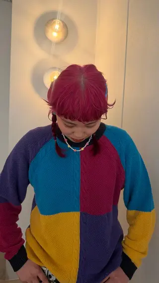 ミディアム mao/栄/tenn /暖色/ハイトーンのヘアスタイル