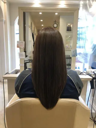 ロング izumi （いずみ）のヘアスタイル