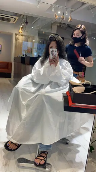 ミディアム カラー 中尾 綺のヘアスタイル