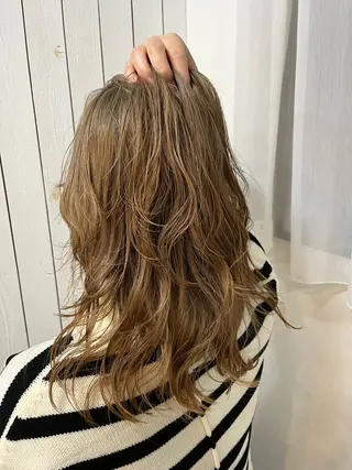 ミディアム 阪神西宮★JUNO 川﨑温子のヘアスタイル