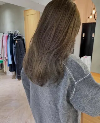 ロング カラー オリーブ🎶アッシュ グレージュちひろ🧸のヘアスタイル