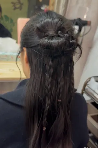 ロング 川本 葵のヘアスタイル