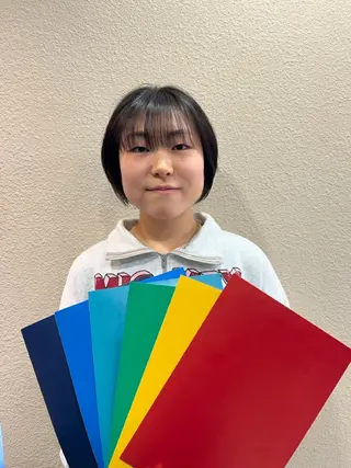 ショート カラー ハイトーン/レイヤー 似合わせ・ユキノのヘアスタイル
