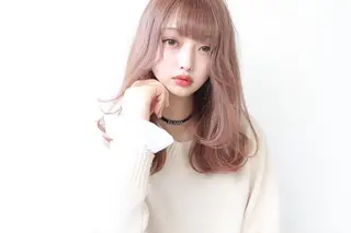 セミロング カラー パーマ ヘアアレンジ ハイトーン カラーのヘアスタイル