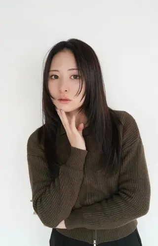 ミディアム カラー パーマ CEINE loqのヘアスタイル