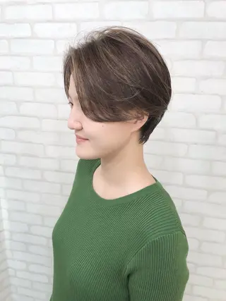 ショート カラー レイヤー/透明感 HIRARIのヘアスタイル