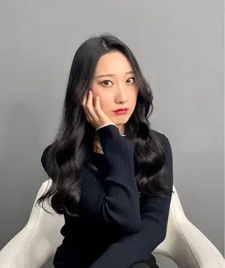 ロング 川面 夕華のヘアスタイル