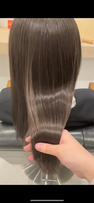 ロング 福井 茉菜美のヘアスタイル