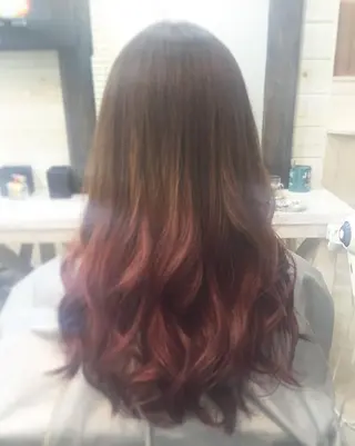 ロング カラー 太田 有香のヘアスタイル