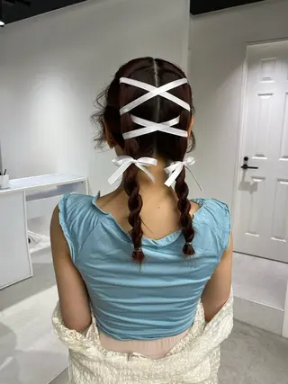 セミロング ヘアアレンジ Shiori・:* 💫のネイルデザイン